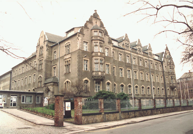ehemalige Stasizentrale auf dem Kassberg, erstes Domizil der NSG und der Kunsthütte nach der Wende, heute Karl-Schmidt-Rottluff-Gymnasium